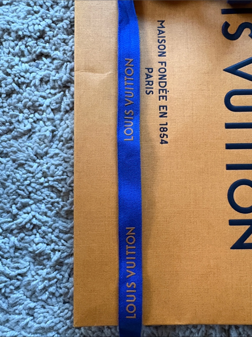 Louis Vuitton Cobalt Blue Ribbon with Gold Logo - 23 feet in total - Picture 2 of 3